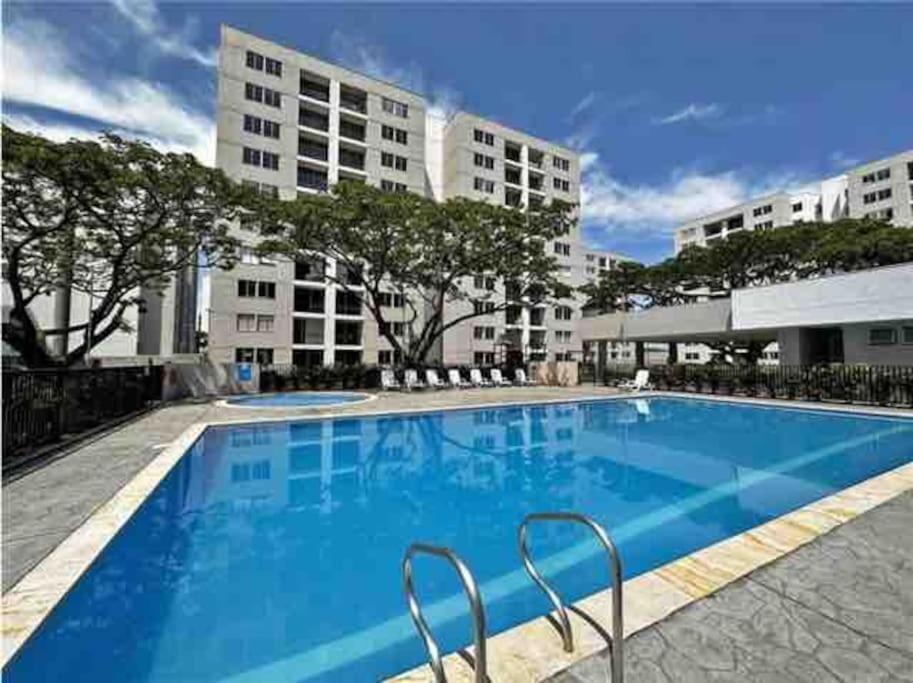Apto En Ciudad Guabinas - Via Cali -yumbo Con Piscina Y Aires Apartment *